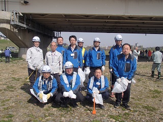 清掃活動はこのメンバーで行いました